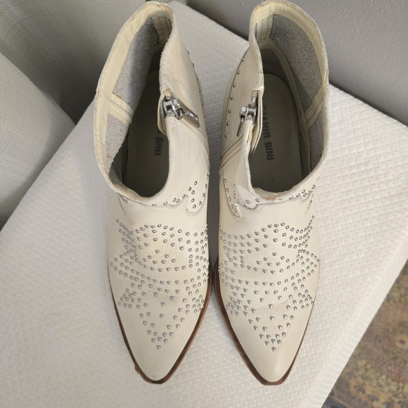 Gianni Bini Brycin Sz 7M Western Leather Studded Booties Ankle Boots Casual - Picture 3 of 9